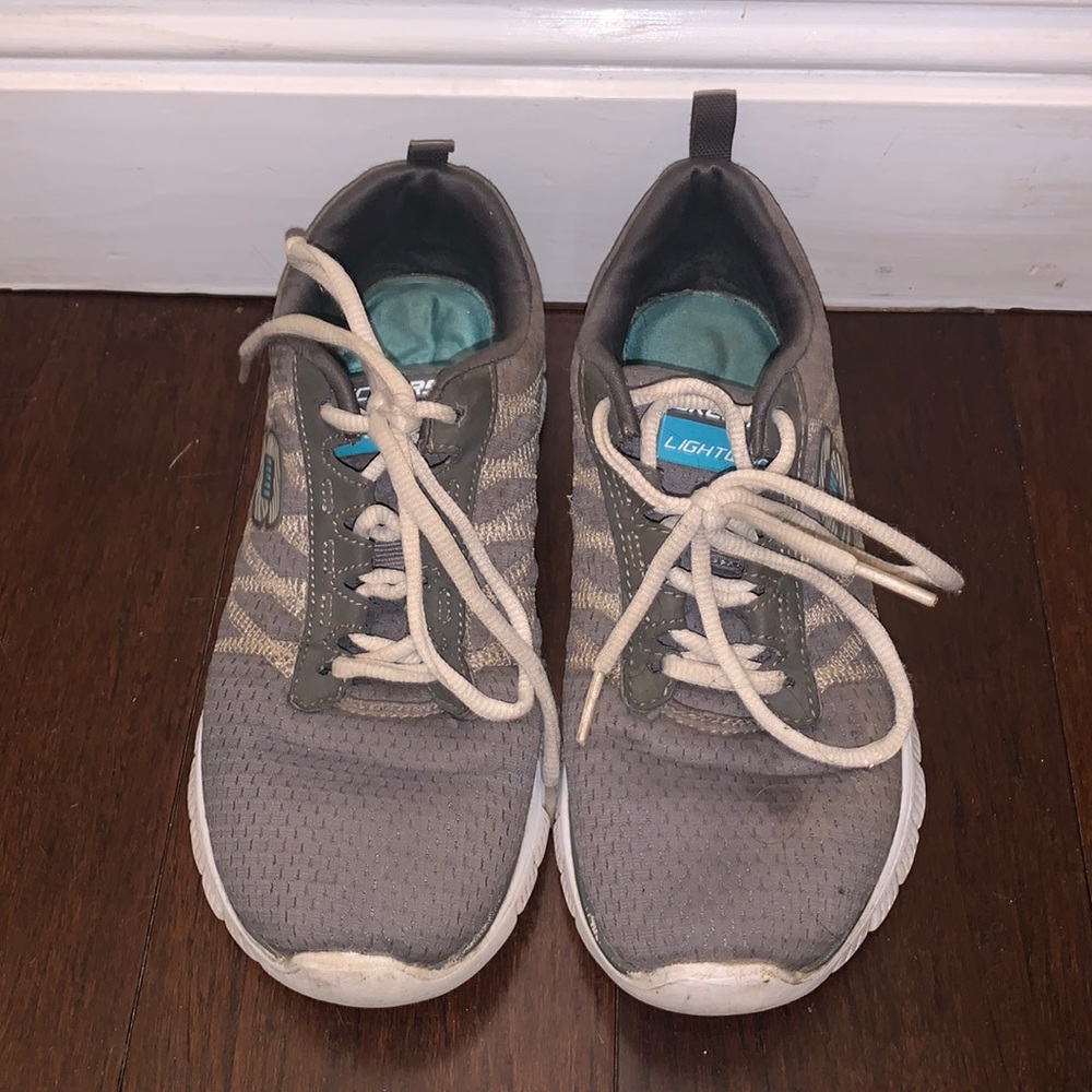 Skechers Lightweight Memory Foam Lace Up Women’s Size 5.5 Sneakers
